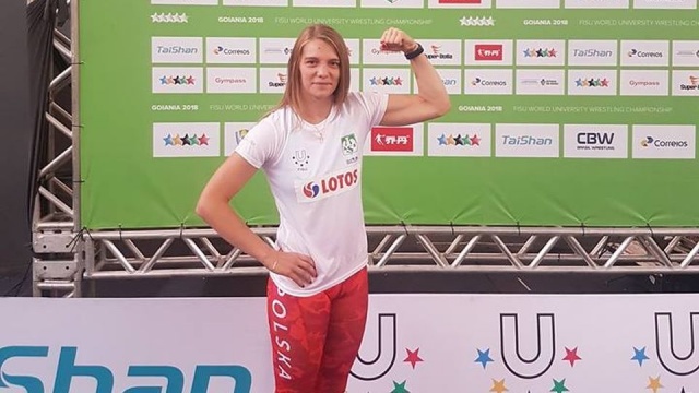 Katarzyna Mądrowska w wielkim stylu powróciła na zapaśniczą matę triumfując w Pucharze Polski w zapasach kobiet. Zawodniczka klubu Feniks Pesta Stargard po niemal półrocznej przerwie spowodowanej problemami ze zdrowiem z powodzeniem wystąpiła w zawodach zakończonych w Poznaniu.