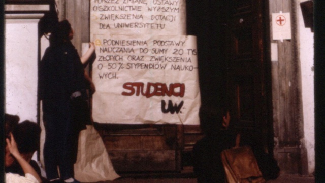 40 lat temu, 17 lutego 1981 roku, po blisko miesięcznym strajku na uczelniach, komunistyczne władze zgodziły się na zarejestrowanie NZS - Niezależnego Zrzeszenia Studentów. Była to pierwsza taka organizacja w krajach bloku komunistycznego.