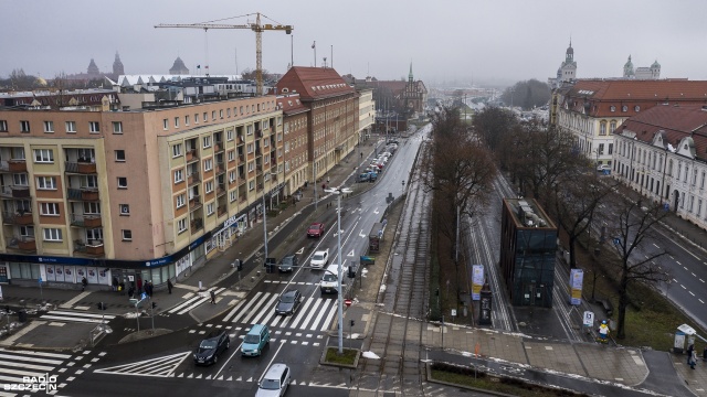 Zmiana organizacji ruchu w okolicach Placu Żołnierza Polskiego w Szczecinie. Od soboty wyłączony z ruchu kierowców zostanie odcinek od skrzyżowania z ulicą Matejki do skrzyżowania z aleją Wyzwolenia.
