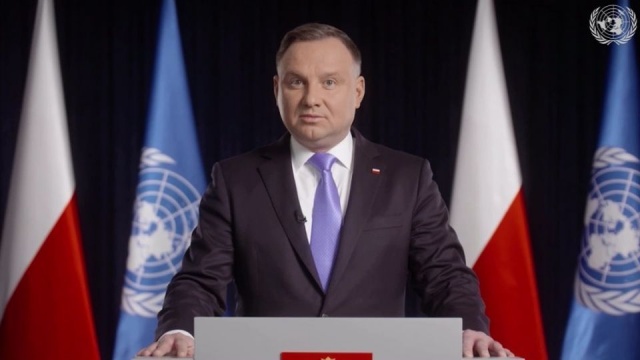 Prezydent Andrzej Duda przestrzega na forum ONZ przed naiwnością w relacjach z Moskwą. Polski przywódca wziął udział w debacie wysokiego szczebla podczas sesji Rady Praw Człowieka ONZ. W swoim wystąpieniu prezydent skrytykował też reżim w Mińsku.