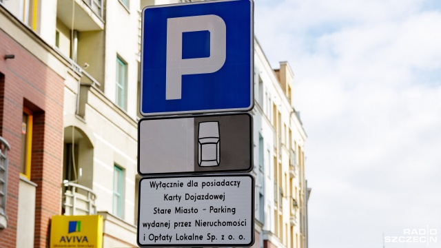 Radni koalicji rządzącej obstają przy podwyżce i powiększeniu szczecińskiej Strefy Płatnego Parkowania. Na ostatniej sesji podjęli decyzję, że niezależnie od działań prokuratury, zmiany wejdą w życie zgodnie z planem, 1 kwietnia.