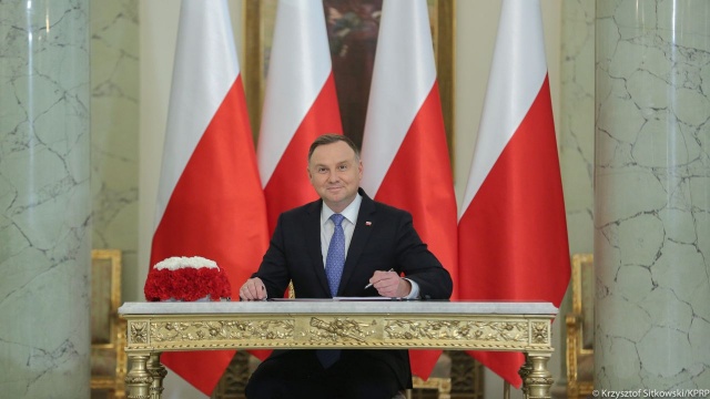Prezydent Andrzej Duda podpisał nowelizację ustawy o emeryturach i rentach z Funduszu Ubezpieczeń Społecznych.