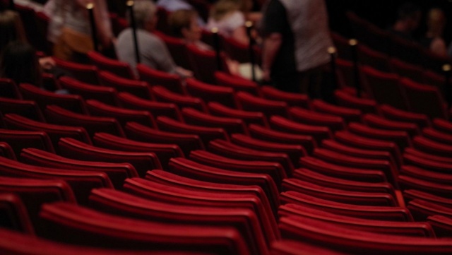 W Pradze zaprezentowana zostanie w piątek sztuka teatralna napisana w całości przez sztuczną inteligencję.