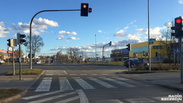 Najprawdopodobniej w przyszłym miesiącu w Szczecinie otwarty zostanie sklep sieci IKEA. Tymczasem dalej trwają ustalenia pomiędzy inwestorem a Miastem dotyczące dróg dojazdowych do sklepu.