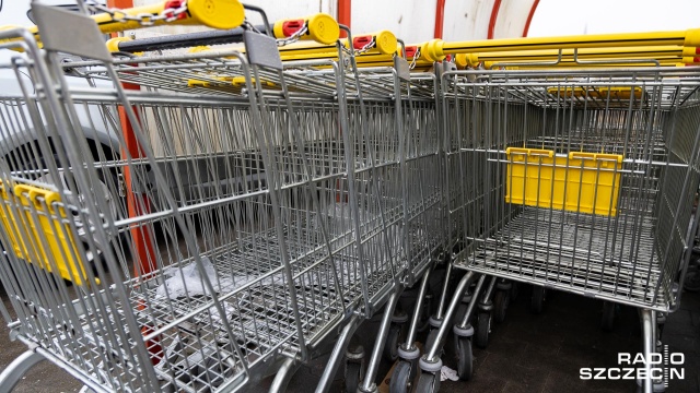 Mijają trzy lata od wprowadzenia ograniczenia handlu w niedzielę - na ten temat dyskutowali goście audycji Radio Szczecin na Wieczór.