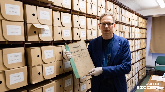 Po pożarze w Krakowie, będą kontrole archiwów zakładowych na Pomorzu Zachodnim. Pracownicy Archiwum Państwowego w Szczecinie sprawdzą, jak przechowywane są cenne dokumenty. Między innymi listy płac, akta osobowe czy dokumentacje miasta.