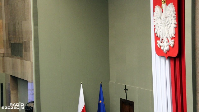 Mniejsze poparcie dla Koalicji Obywatelskiej i Polski 2050 Prawo i Sprawiedliwość bez zmian - takie są wyniki najnowszego sondażu wyborczego CBOS.