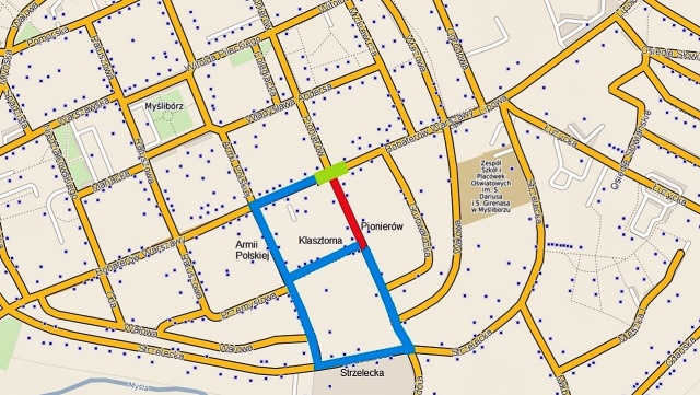 Zmiana organizacji ruchu na drodze krajowej nr 26. Chodzi o ulicę Bohaterów Warszawy w Myśliborzu, gdzie drogowcy wprowadzą w poniedziałek ruch wahadłowy sterowany sygnalizacją świetlną.
