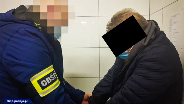 Funkcjonariusze Centralnego Biura Śledczego Policji z grupy tzw. Łowców Cieni zatrzymali Krzysztofa O. ps. Kręcony. To sprawa Prokuratury Regionalnej w Szczecinie.