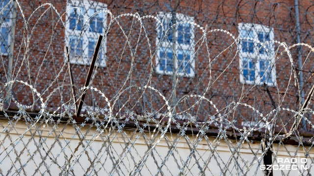 Wydzwaniał, wysyłał wiadomości i groził śmiercią - za nękanie sześciu osób, które znał, mężczyzna z Goleniowa odpowie przed sądem. Prokurator wysłał właśnie do sądu akt oskarżenia.