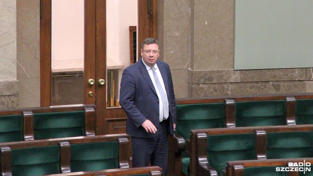 Posłowie Solidarnej Polski złożyli w Sejmie projekt ustawy regulującej funkcjonowanie hospicjów perinatalnych. O jego założeniach mówił podczas konferencji prasowej minister w Kancelarii Premiera Michał Wójcik.