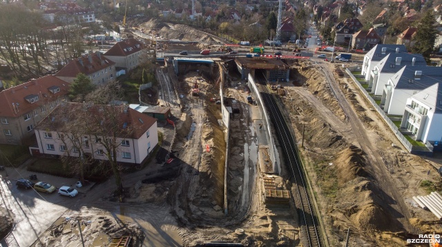 Finansowanie budowy Szczecińskiej Kolei Metropolitalnej jest niezagrożone - zapewnia Roman Walaszkowski.