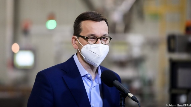 Premier Mateusz Morawiecki zapowiedział, że najpóźniej w czwartek rząd przedstawi nowe obostrzenia w związku z pandemią, jakie zamierza wprowadzić na kolejne dwa tygodnie.