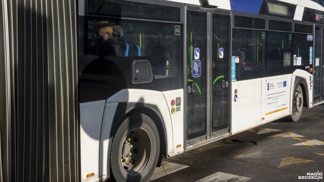 W weekend śpimy godzinę krócej. W Szczecinie na nocnych liniach autobusowych obowiązywać będą specjalne rozkłady jazdy.