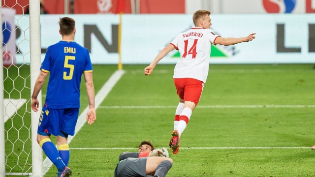Piłkarska reprezentacja Polski wygrała w Warszawie z Andorą 3:0 (1:0) w meczu grupy I eliminacji mistrzostw świata 2022. Dwie bramki zdobył Robert Lewandowski (30039, 55039), a jedno trafienie dołożył Karol Świderski (88039).