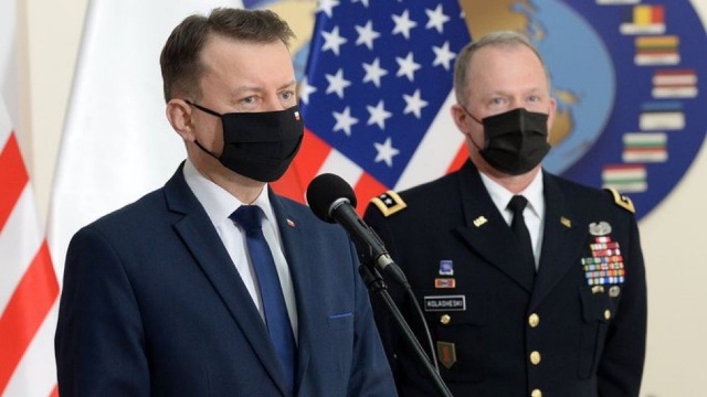 Polski generał Adam Joks będzie zastępcą dowódcy amerykańskiego V Korpusu w Fort Knox. Kandydaturę zaaprobował w poniedziałek w Warszawie podczas spotkania z szefem MON Mariuszem Błaszczakiem, dowódca amerykańskiej jednostki generał John Kolasheski.