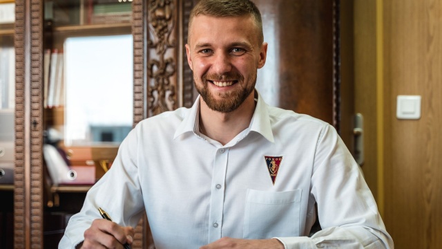 Pomocnik Kamil Drygas przedłużył umowę z Pogonią Szczecin.