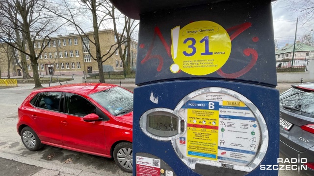 Wymuszenie rotacji w Strefie Płatnego Parkowania i próba zmiany przyzwyczajeń Szczecinian kontra argumenty o nieskuteczności tego pomysłu i dodatkowemu drenowaniu kieszeni mieszkańców w czasie pandemii - w takiej atmosferze radni większości uchwalali we wrześniu ubiegłego roku zmiany w szczecińskiej SPP.