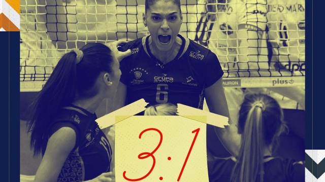E. Leclerc Moya Radomka Radom przegrała na wyjeździe z Grupą Azoty Chemikiem Police 1:3 (25:22, 18:25, 23:25, 24:26) w drugim spotkaniu półfinałowym ekstraklasy siatkarek i to gospodynie awansowały do finału.