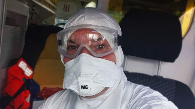 Kolejni strażacy dołączyli do personelu Szpitala Wojewódzkiego w Szczecinie. Będą wspierać personel medyczny w walce z epidemią.