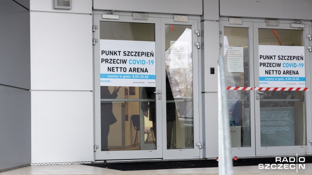 Problem z rejestracją na szczepienie przeciwko COVID-19 został rozwiązany - poinformował szef Kancelarii Premiera Michał Dworczyk.