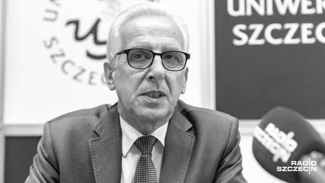 Zmarł były rektor Uniwersytetu Szczecińskiego. Edward Włodarczyk miał 75 lat. Był historykiem, profesorem nauk humanistycznych. Dwukrotnie był rektorem Uniwersytetu Szczecińskiego. W latach 2012-2016 i 2016-2020.