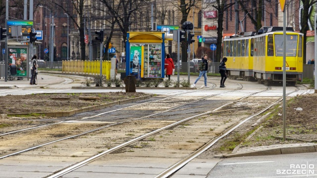 W Szczecinie rozpoczyna się kolejny etap przebudowy torowiska tramwajowego. Chodzi o pl. Żołnierza Polskiego, gdzie kierowców czekają spore zmiany w organizacji ruchu.
