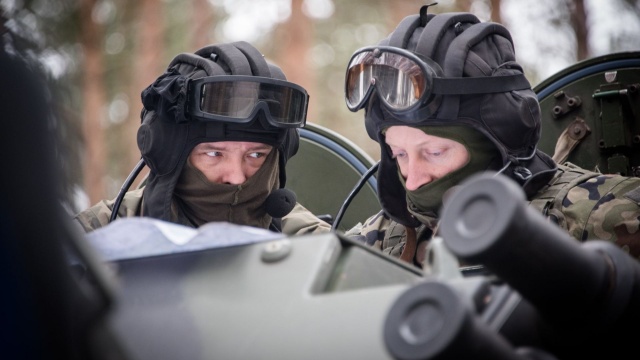 Dowództwo i sztab 12. Dywizji Zmechanizowanej się szkoli. Na poligonie w Drawsku Pomorskim trwa ćwiczenie Antylopa.