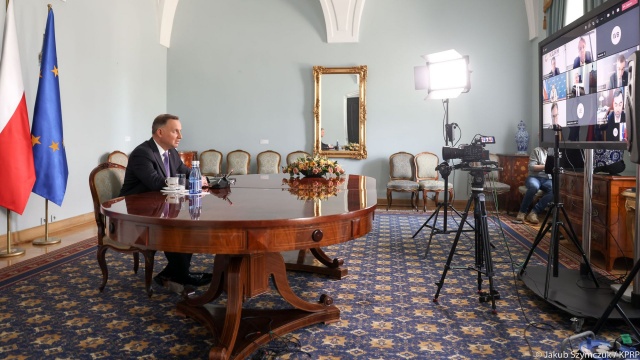 Prezydent Andrzej Duda na szczycie klimatycznym zaapelował: odbudujmy świat lepszym, bardziej sprawiedliwym, bardziej solidarnym, bardziej zrównoważonym.