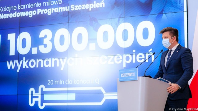 Szef Kancelarii Prezesa Rady Ministrów Michał Dworczyk poinformował, że 4 maja rozpocznie się rejestracja do szczepień w zakładach pracy.