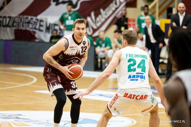 Kacper Młynarski z PGE Spójni Stargard znalazł się w składzie reprezentacji Polski w koszykówce 3x3 (trzy na trzy) na turniej kwalifikacyjny do igrzysk olimpijskich, który w dniach od 26 do 31 maja odbędzie się w austriackim Grazu.