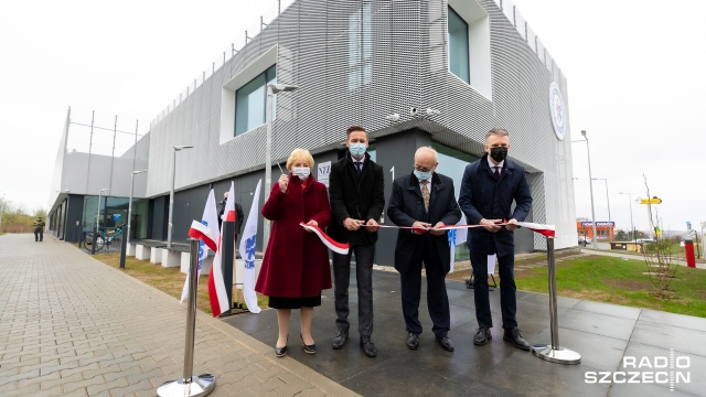 Znacznie poprawi się komfort pracy, a pacjenci z północnych dzielnic Szczecina będą krócej czekać na pomoc - tak ratownicy medyczni mówią o nowej stacji pogotowia ratunkowego w Szczecinie.