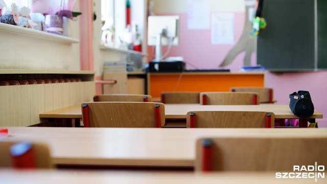 Od wtorku uczniowie klas 1 -3 wracają do nauki stacjonarnej. Do końca maja do szkół mają wrócić wszyscy uczniowie.