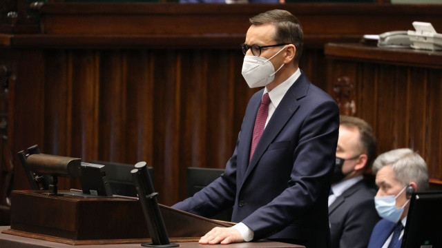 Jedynym punktem w porządku obrad jest II czytanie projektu ustawy dotyczącego ratyfikacji unijnego Funduszu Odbudowy, który dotyczy zwiększenia zasobów własnych Unii Europejskiej.