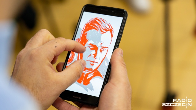 Malują wielki portret rotmistrza Pileckiego. To z okazji nadchodzącej 120. rocznicy urodzin bohatera.