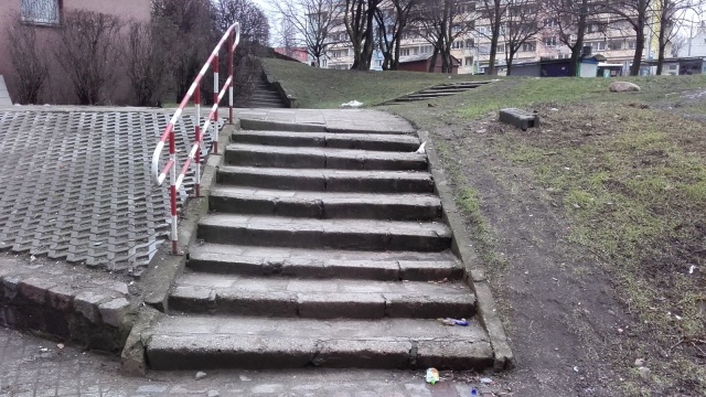 Ruszyła modernizacja schodów przy ulicy Wyszyńskiego w Szczecinie. Utrudnienia są na odcinku od Wyszyńskiego do Świętego Ducha.