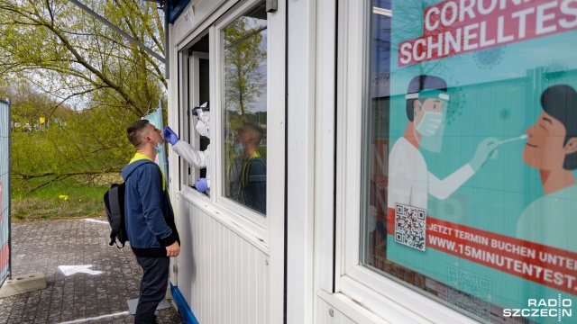 Trzy tysiące 288 nowych przypadków koronawirusa - liczba zakażonych wciąż spada, wynika z raportu Ministerstwa Zdrowia.