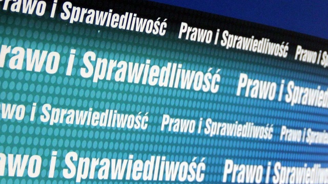 Prezes PiS Jarosław Kaczyński i premier Mateusz Morawiecki przedstawią w sobotę szczegóły Polskiego Ładu, czyli nowego społeczno-gospodarczego programu Prawa i Sprawiedliwości.