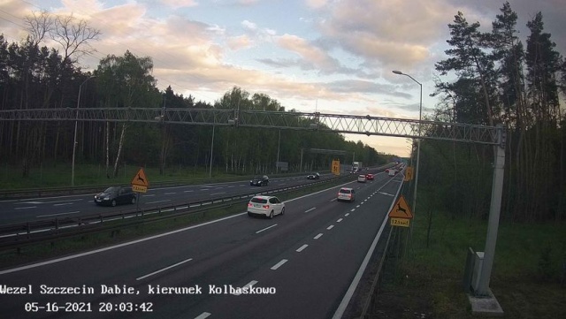Kończy się weekend, dlatego kierowcy tłumnie wracają do domów.