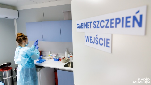 W poniedziałek rozpoczyna się rejestracja 16- i 17-latków na szczepienie przeciw COVID-19.