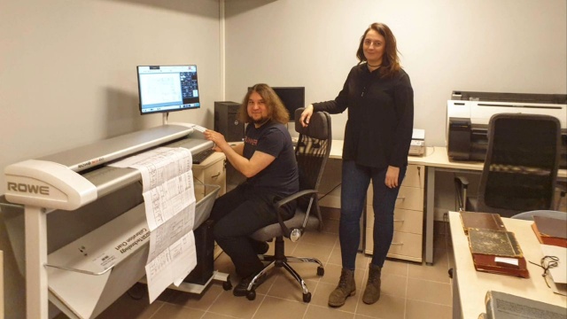 Sprzęt do cyfryzacji zbiorów bibliotecznych oraz dorobku naukowego pracowników uczelni trafił do Biblioteki Głównej Zachodniopomorskiego Uniwersytetu Technologicznego w Szczecinie.