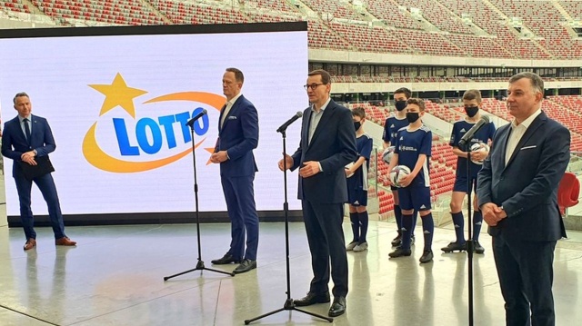 PKO Bank Polski i Lotto przedłużyły umowę partnerską z Ekstraklasą o dwa lata. Oficjalnych partnerów przedstawiono na Stadionie Narodowym w Warszawie.