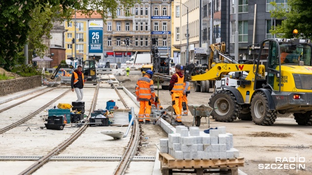 Zawieszenie kursowania trzech linii tramwajowych, zmiana trasy kilku innych oraz korekty w częstotliwości jazdy autobusów komunikacji miejskiej.