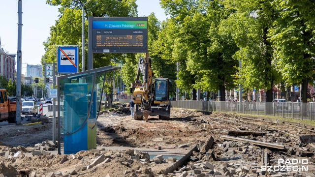 Rozpoczął się kolejny etap remontu torowisk w centrum Szczecina. Prace dotyczą placu Żołnierza, placu Rodła ulicy Matejki i alei Wyzwolenia.