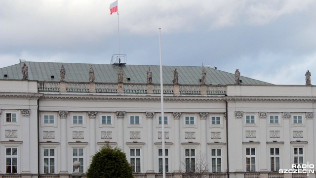 Prezydent Andrzej Duda uroczyście ratyfikuje w poniedziałek grudniową decyzję Rady UE dotyczącą zasobów własnych Unii Europejskiej.