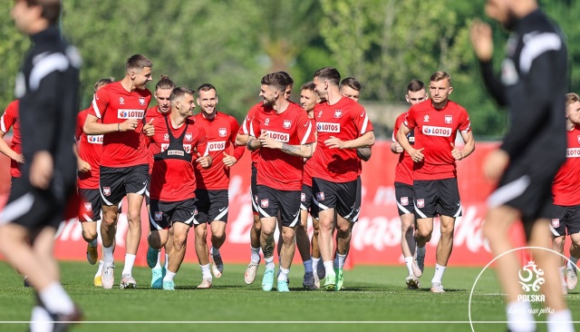 Piłkarska reprezentacja Polski zmierzy się we wtorek z Rosją w przedostatnim towarzyskim meczu przed mistrzostwami Europy.