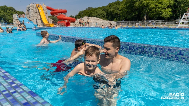 Oblężenie nie ma, ale sporo osób odpoczywa na Arkonce. Kąpielisko otworzyło się dla mieszkańców już we wtorek.