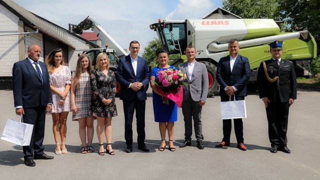Premier Mateusz Morawiecki zapowiedział działania na rzecz wzmocnienia polskich rolników wobec pośredników i odbiorców produktów żywnościowych.