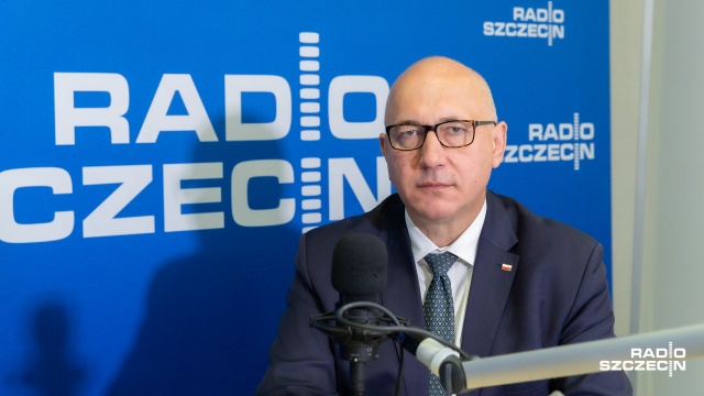 Europoseł Prawa i Sprawiedliwości Joachim Brudziński przypomniał, że politycy, którzy krytykują rząd Zjednoczonej Prawicy za niewybudowanie promów to ludzie, którzy zlikwidowali Stocznię Szczecińską Nowa.