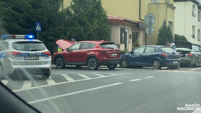 Powroty znad morza nadal uciążliwe dla kierowców, ale i w mieście nie jest płynnie.